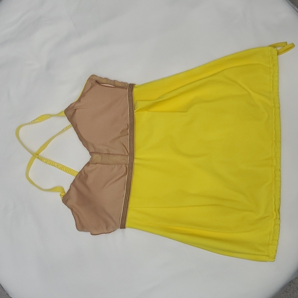 Lululemon size 6 yellow tank - Picture 4 of 5